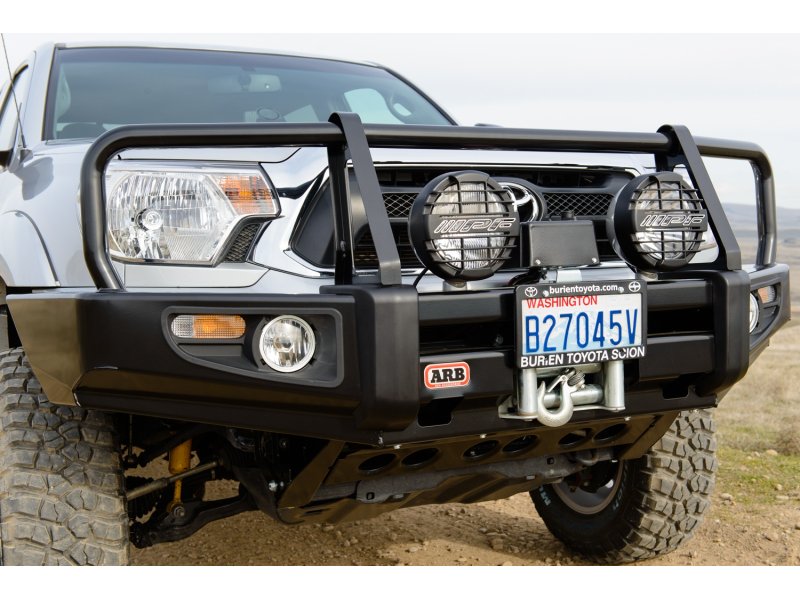 ARB Deluxe navijákový přední nárazník – Toyota Tacoma 2012–2015
