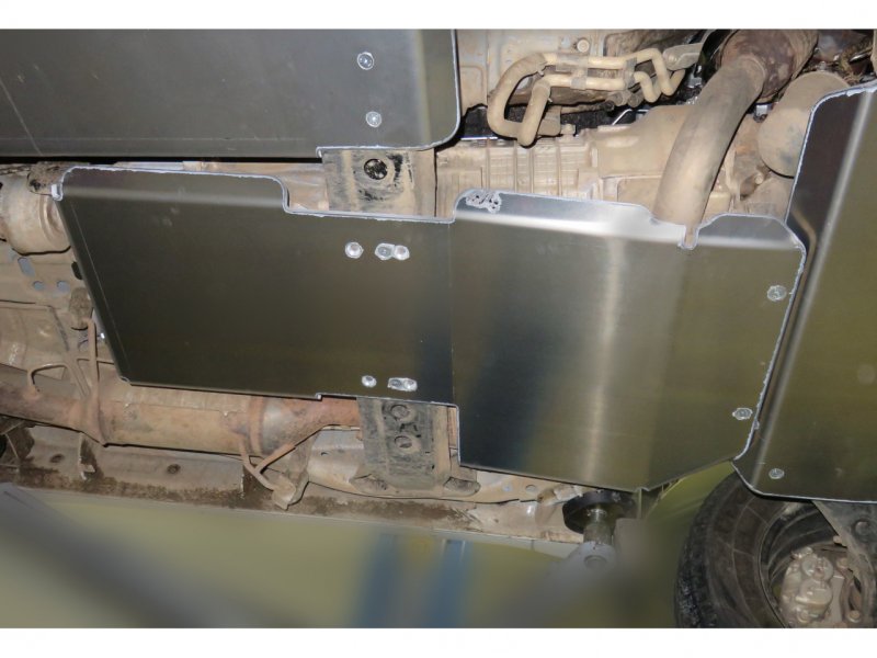 Unterfahrschutz Getriebe und Verteilergetriebe aus Aluminium 8mm für Mitsubishi Pajero III und IV 3.2DiD — N4-Offroad
