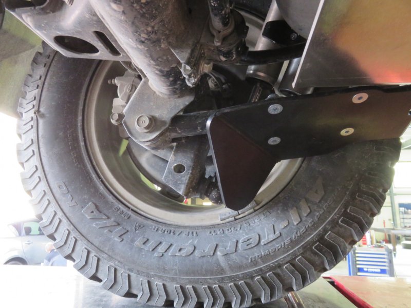 Paar Stoßdämpferschutz hinten aus PEHD 8mm für Toyota KDJ95 KDJ120 KDJ150 — N4-Offroad
