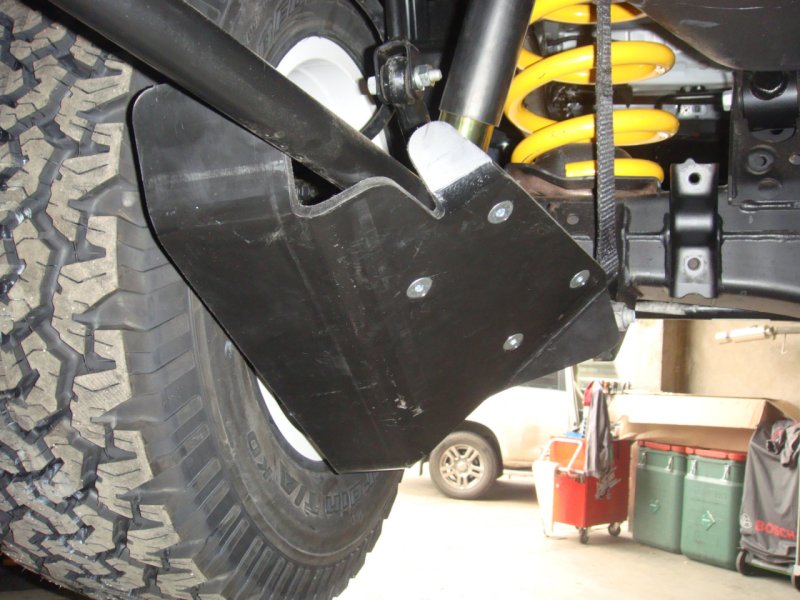Paar Stoßdämpferschutz hinten aus PEHD 8mm für Toyota VDJ200 — N4-Offroad