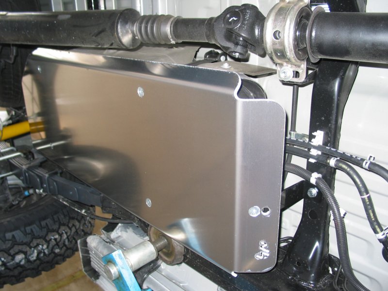 Tank-Unterfahrschutz aus Aluminium 6mm für Toyota Hilux Vigo und Revo — N4-Offroad