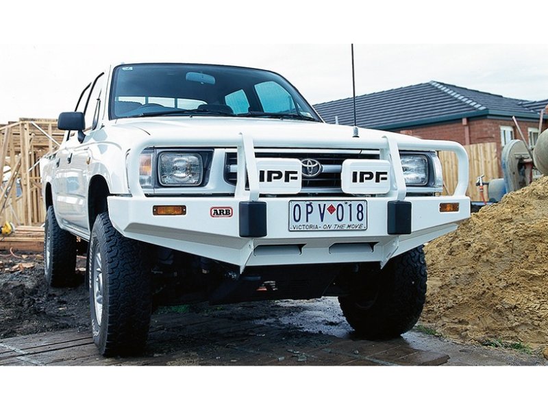 Stoßstange Winch Bar Hilux après 98 — ARB