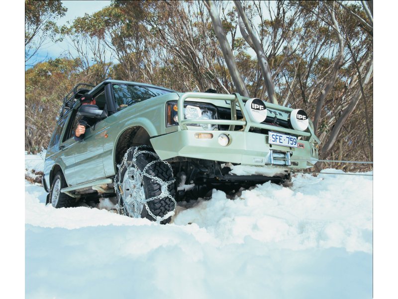 ARB Deluxe Winch Bar Přední ochranný rám z oceli – Land Rover Discovery II TD5 (od roku 2003), kompatibilní s navijákem a originálními mlhovými světly