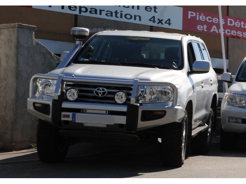 ARB Deluxe Winch Bar Přední nárazník – Toyota Land Cruiser 200 (VDJ200)