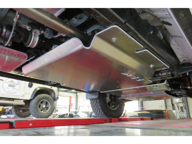 Unterfahrschutz Verteilergetriebe und AdBlue-Tank Aluminium 8mm Toyota Hilux Revo D4-D — N4-Offroad