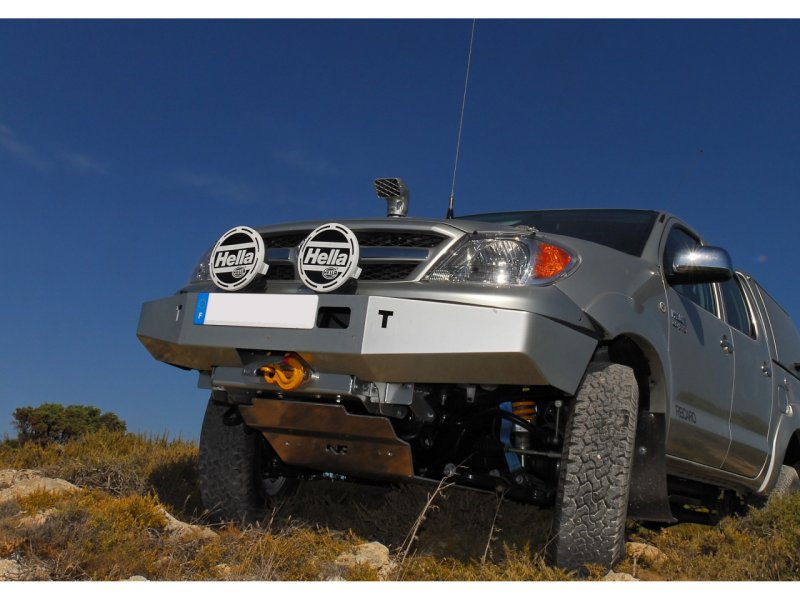 Unterfahrschutz vorn aus Aluminium 8mm für Toyota Hilux Vigo — N4-Offroad
