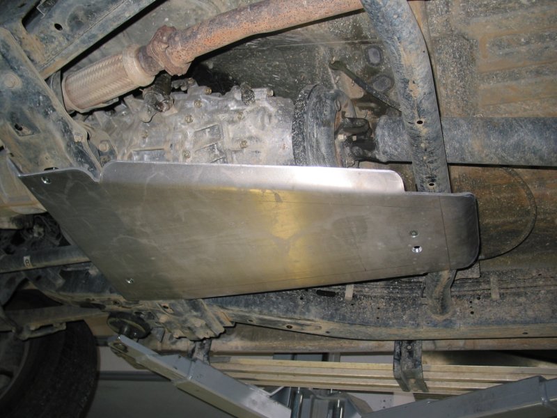 Verteilergetriebe-Schutz aus Aluminium 8mm für Nissan Patrol GR Y60 Y61 5 Türen — N4-Offroad