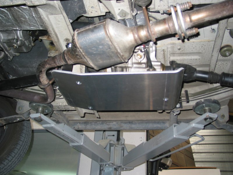 Unterfahrschutz Verteilergetriebe aus Aluminium 8mm für Suzuki Santana Samurai — N4-Offroad