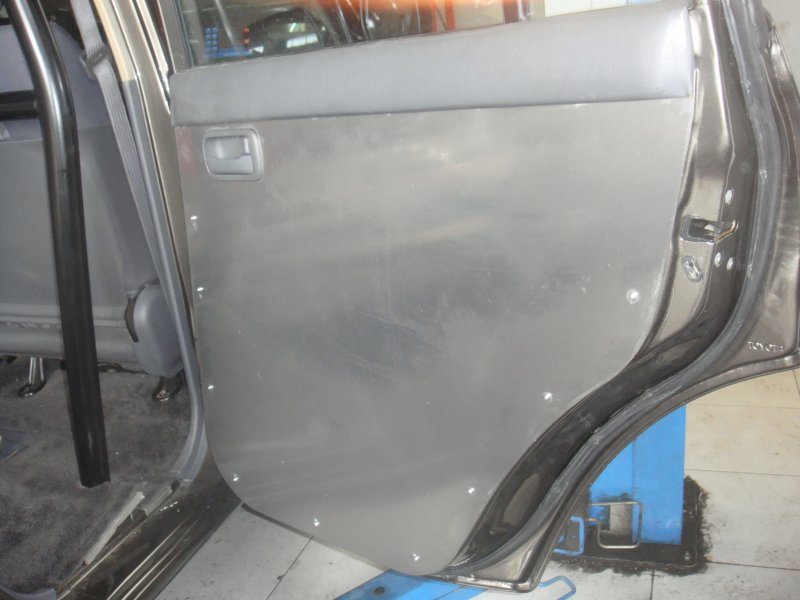 Türverkleidungen hinten aus Aluminium 2.5mm für Toyota Land Cruiser HDJ80 — N4-Offroad