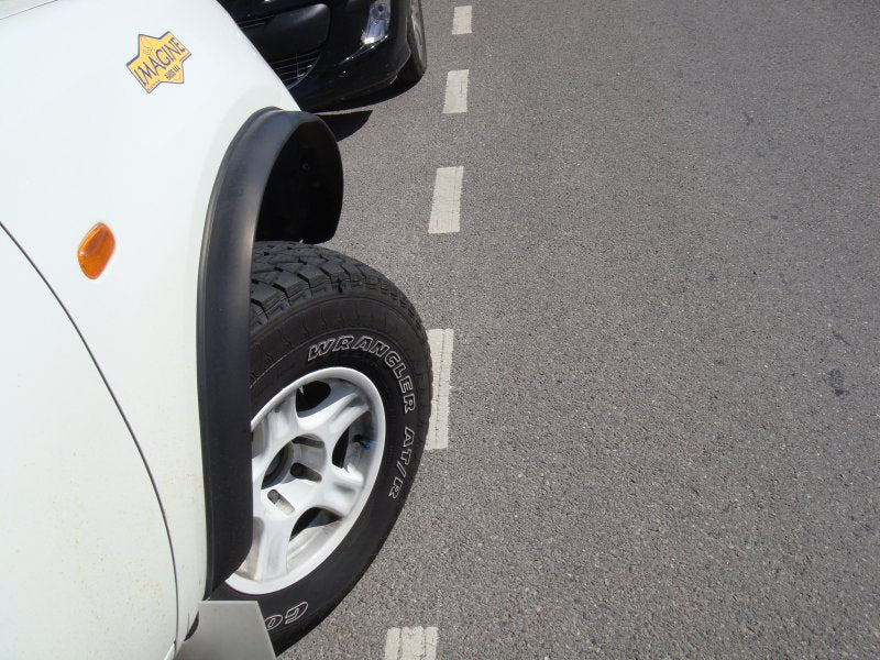 Flexible Kotflügelverbreiterung Typ A - Befestigung im Kotflügelrücksprung — N4-Offroad