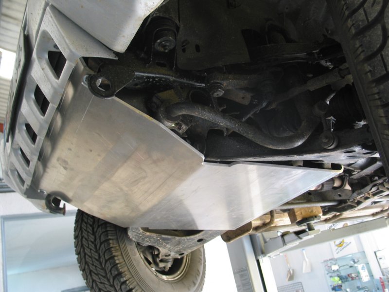 Unterfahrschutz vorn aus Aluminium 8mm für Mitsubishi Pajero V2 V4 1991-2003 — N4-Offroad