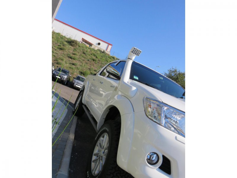 N4-Offroad Rohr-Schwellerschutz (Rock Slider) Stahl Ø60 mm für Toyota Hilux Vigo (Paar)