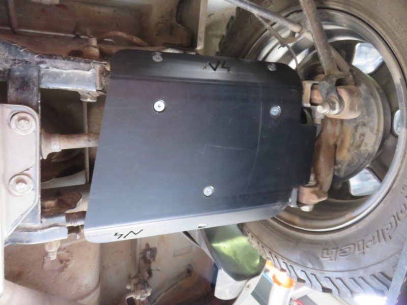 N4-Offroad Querlenkerschutz hinten HD-PE 6 mm für Dacia Duster (Paar)