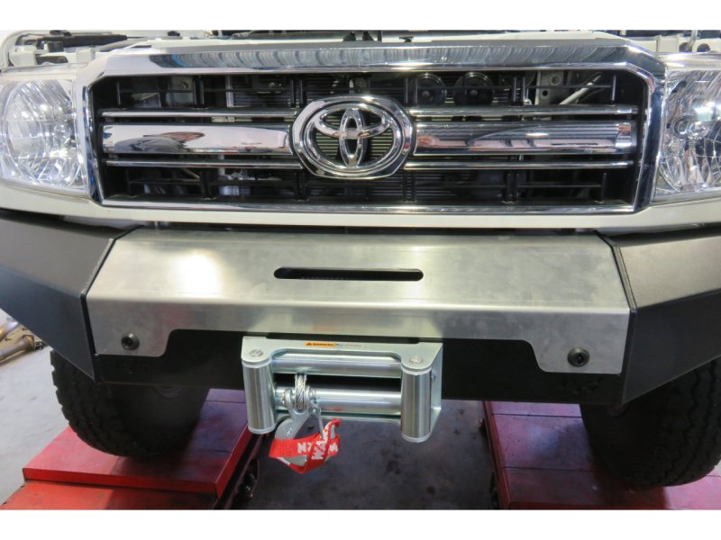 Frontstoßstange Toyota Serie 7 — N4-Offroad