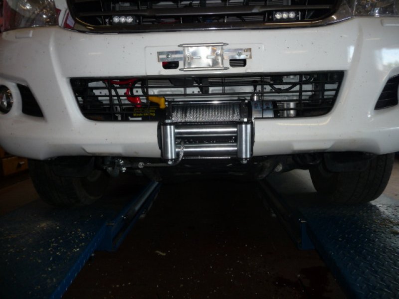 Seilwinden-Grundplatte für Original-Stoßstange für Toyota Hilux Vigo — N4-Offroad