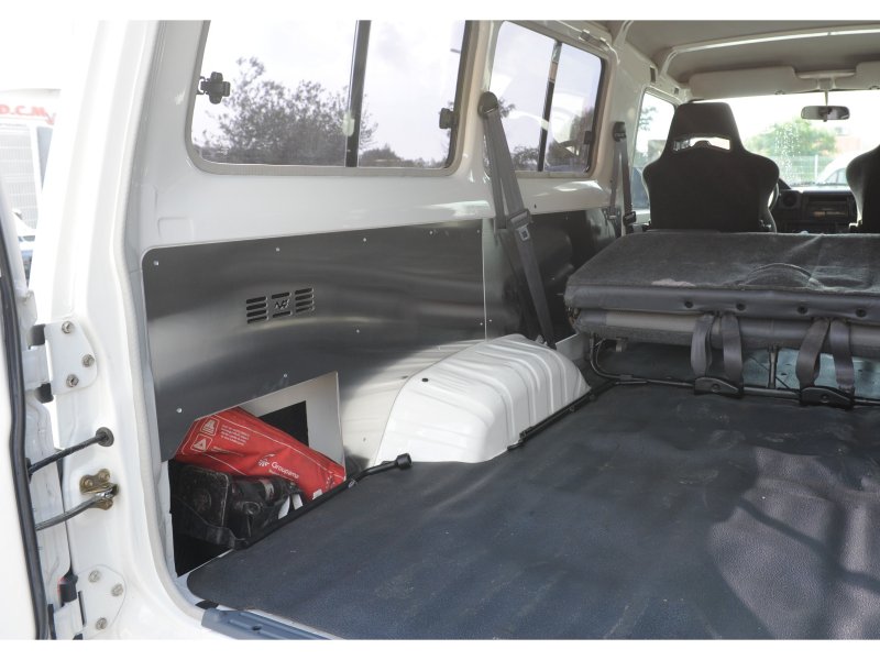 Seitenverkleidungen Kofferraum aus Aluminium 2.5mm für Toyota Land Cruiser HZJ78 HZJ75 BJ75 — N4-Offroad
