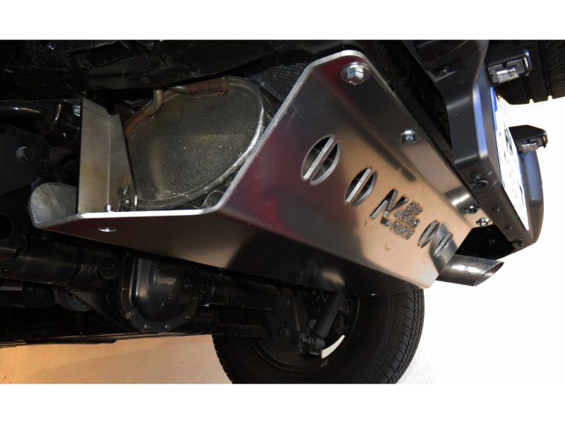 Unterfahrschutz Schalldämpfer hinten aus Aluminium 6mm für Jeep Wrangler JL V6 und 2.0L Benzin — N4-Offroad