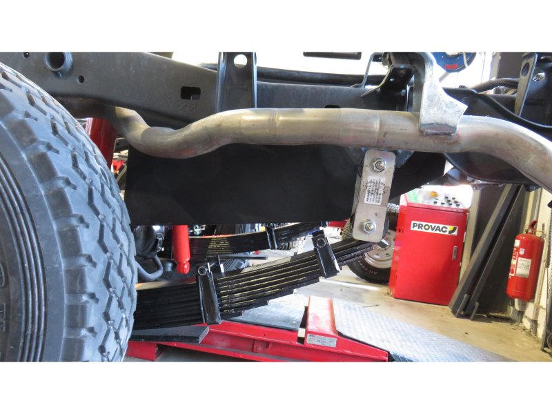 Zusatztank Edelstahl 160L Toyota HZJ78 und HZJ79 Einzelkabine — N4-Offroad