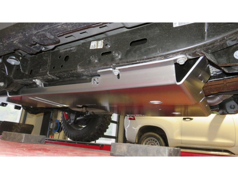 Unterfahrschutz aus Aluminium 8mm Verteilergetriebe und Tank für Jeep Wrangler JL 2.0L Benzin 3 Türen — N4-Offroad