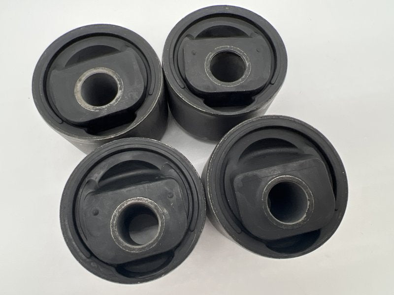 Kit 4 silent blocs excentriques 2° caoutchouc HDJ80 KZJ70 HZJ78 Patrol GR Y60 Y61 — N4-Offroad