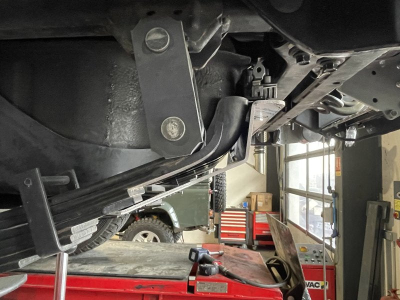 Unterfahrschutz Kraftstofftank ab Werk Toyota Serie 7 GRJ79 Doppelkabine — N4-Offroad