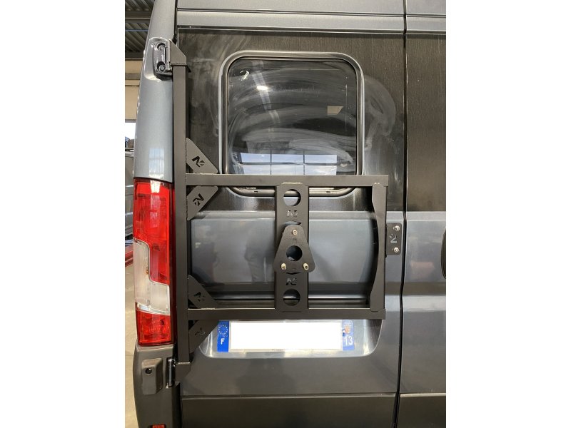 Ersatzradträger aus Edelstahl an Tür hinten links Fiat Ducato Campeo — N4-Offroad