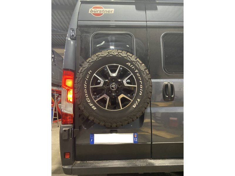 Ersatzradträger aus Edelstahl an Tür hinten links Fiat Ducato Campeo — N4-Offroad