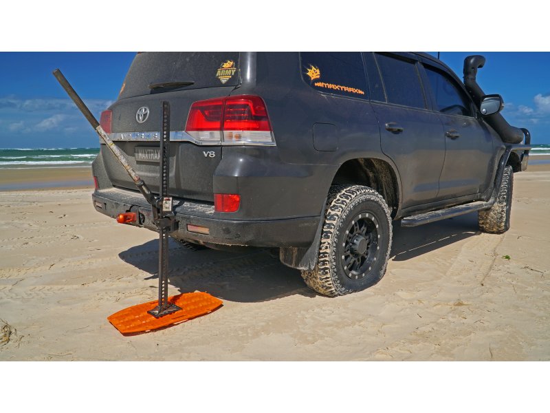 Sandbleche Maxtrax Jaxbase schwarz - starr als Wagenheber-Auflage — Maxtrax