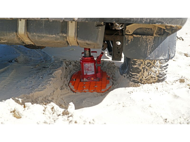 Sandbleche Maxtrax Jaxbase schwarz - starr als Wagenheber-Auflage — Maxtrax