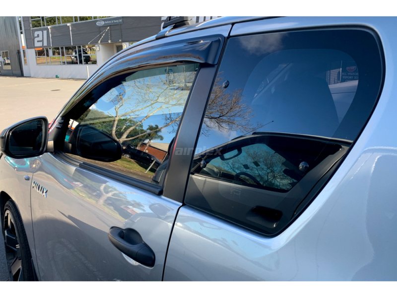Windabweiser-Satz (2-teilig) vorn Toyota Hilux Revo Einzel-/Extrakabine, Klebemontage — Airplex