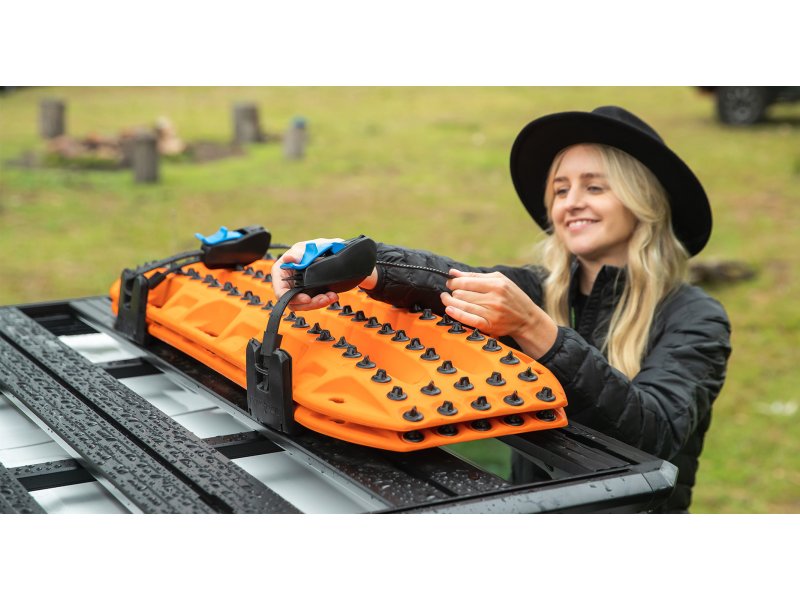 Sada 2 systémů Stow IT pro uchycení vyprošťovacích podložek Rhino Rack – Rhino Rack