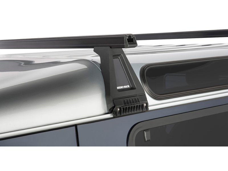 Kit 2 Dachträger-Querträger schwarz Heavy Duty 1500mm mit Füßen RL210 Land Rover Defender — Rhino Rack