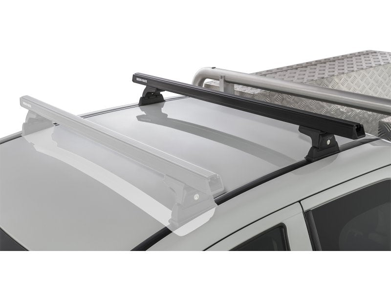 Sada 1 Příčníky střešního nosiče zadní černé 1250mm Heavy Duty s patkou RLT600 Ditch Mount Mitsubishi L200 Gen V MQ/MR 2015 — Rhino Rack