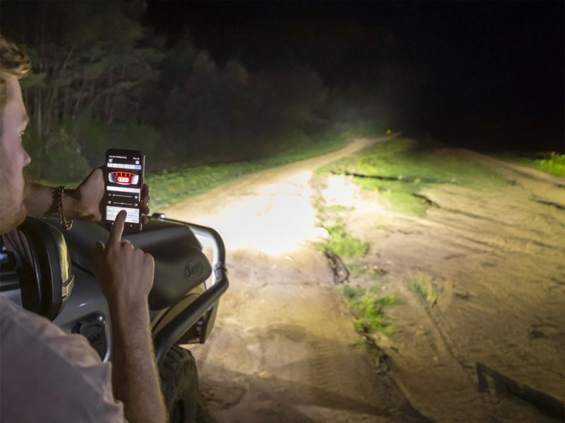 ARB Intensity IQ LED-Fernscheinwerfer Set (Paar) mit Kabelbaum – adaptive 4-Optik, App-Steuerung, E-Mark