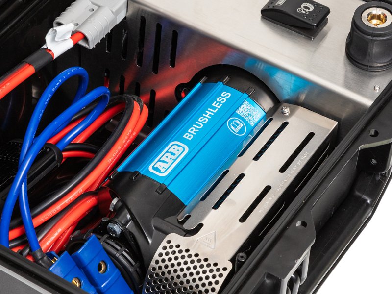 ARB Kompressor tragbar Einzylinder Brushless 12 V im Koffer – 130 l/min (CKBLP12)