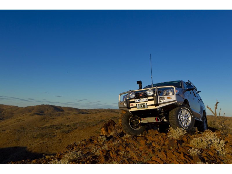 ARB Deluxe Winch Bar Frontschutzbügel Stahl – Toyota Hilux 2011–2015 (ohne Flares, windenkompatibel)