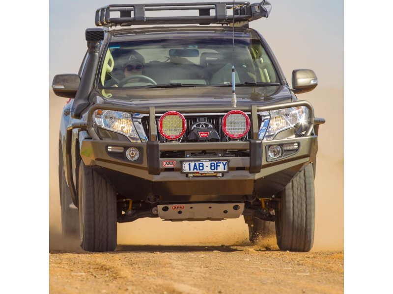 ARB Deluxe Frontschutzbügel Stahl, pulverbeschichtet – Toyota Land Cruiser Prado 150 GX/GXL (ab 2013), windenkompatibel