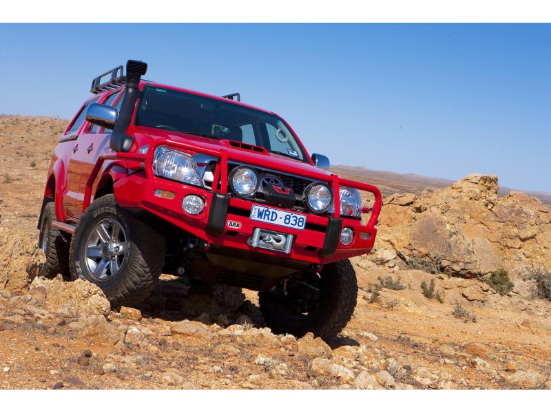 ARB Deluxe Winch Bar Frontschutzbügel Stahl – Toyota Hilux Vigo 2005–2015 (ohne Flares, windenkompatibel)
