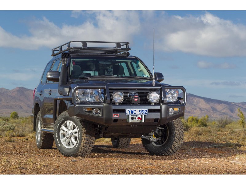 ARB Deluxe Winden-Frontschutzbügel Stahl – Toyota Land Cruiser 200 (ab 2012, inkl. Scheinwerferwaschanlage)