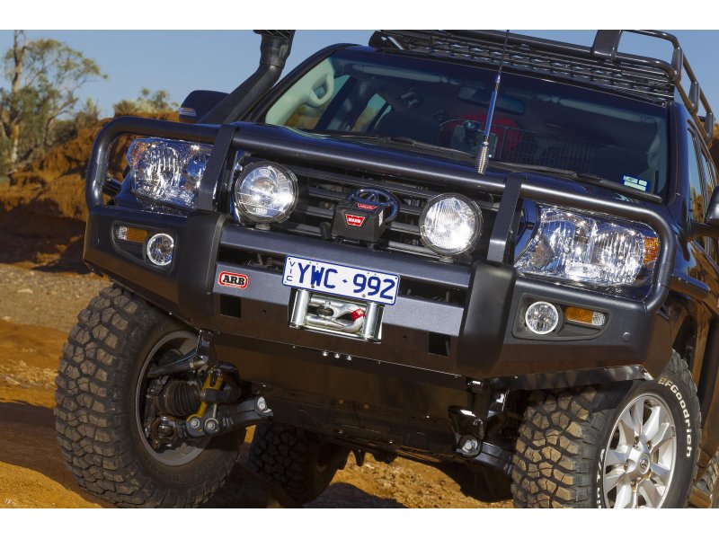 ARB Deluxe Winden-Frontschutzbügel Stahl – Toyota Land Cruiser 200 (ab 2012, inkl. Scheinwerferwaschanlage)