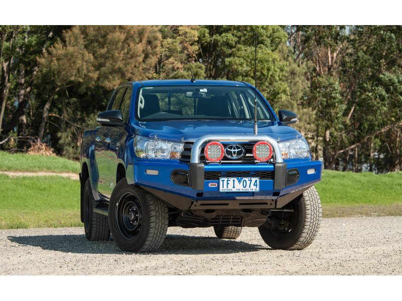 ARB Deluxe Sahara Frontschutzbügel Stahl – Toyota Hilux Revo Wide Body (ab 2016), windenkompatibel