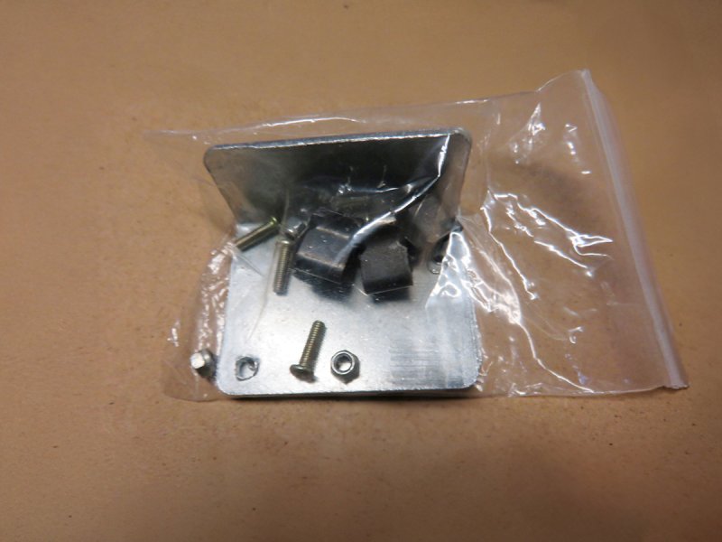 Tankklappe aus Aluminium schwarz satiniert für Jeep Wrangler JK — DTC Parts