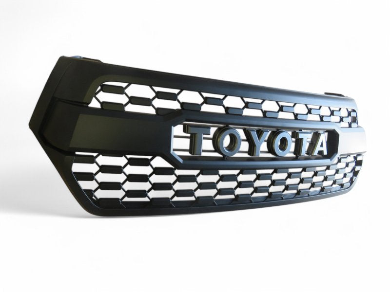 Kühlergrill TRD-Style – Hilux Revo (2019–2020)