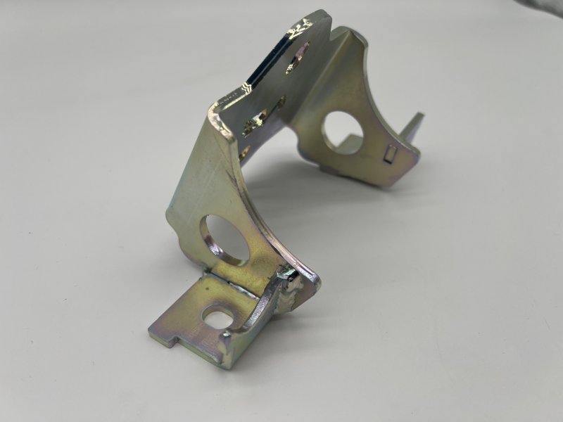 Stoßdämpferschutz hinten rechts für Ford Ranger T6 / T7 / T8 — N4-Offroad