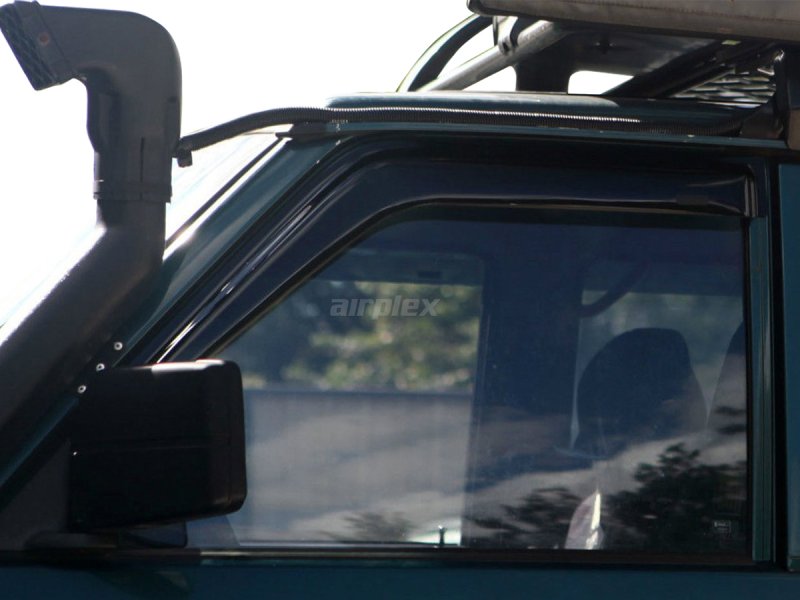 Jeu 2 déflecteurs vitre vorn Nissan Patrol GR Y60 — Airplex