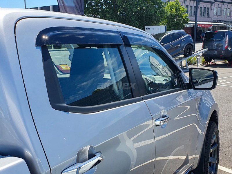 Windabweiser-Satz (4-teilig) vorn und hinten Isuzu D-Max N57 N60 ab 2020, Klebemontage — Airplex