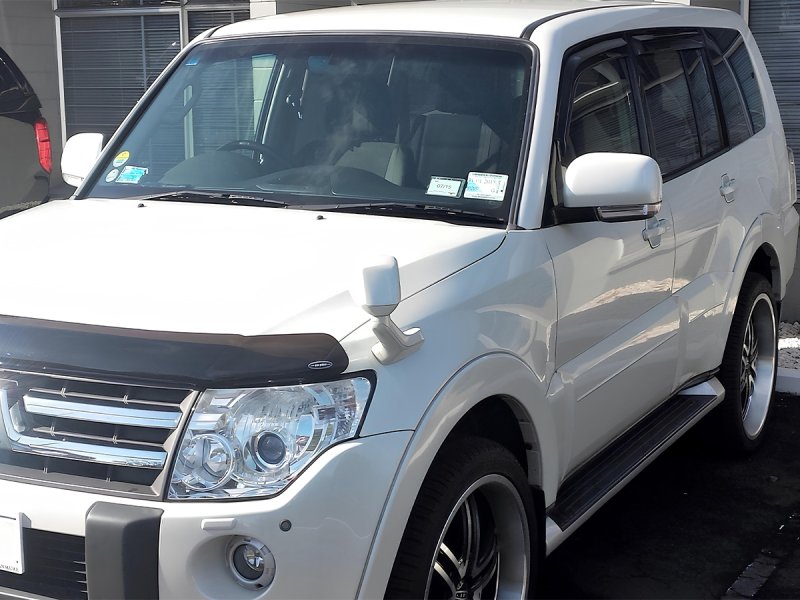 Windabweiser-Satz (4-teilig) vorn und hinten Mitsubishi Pajero 3 (langes Fahrgestell), Klebemontage — Airplex