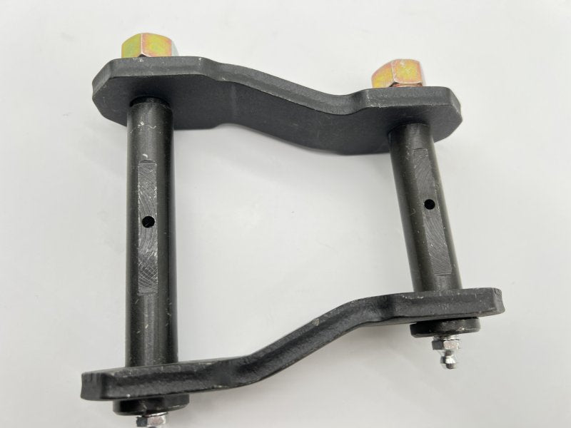 Schmierbarer Federbügel Blattfedern Fahrwerk Isuzu Dmax 2012-2020 — Belton