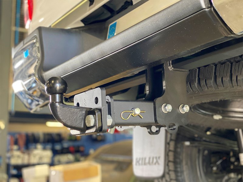 N4-Offroad Anhängerkupplung mit 2”-Vierkantaufnahme (zugelassen) für Toyota Hilux Revo