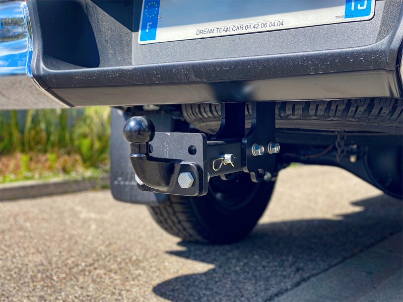 N4-Offroad Anhängerkupplung mit 2”-Vierkantaufnahme (zugelassen) für Toyota Hilux Revo